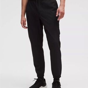 License to train textured jogger regular